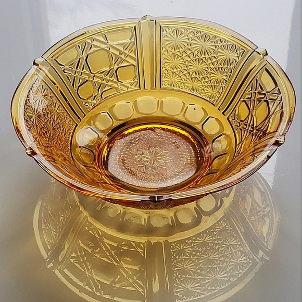 Vntg 7" Amber KIG Malaysia Daisy & Button Bowl